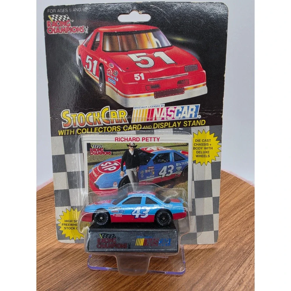 Racing Champions 1991 NASCAR Richard Petty 43 STP Pontiac Die Cast Stock Car New